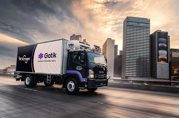 Bloomberg: Driverless truck deliveries to start at Kroger’s Dallas stores